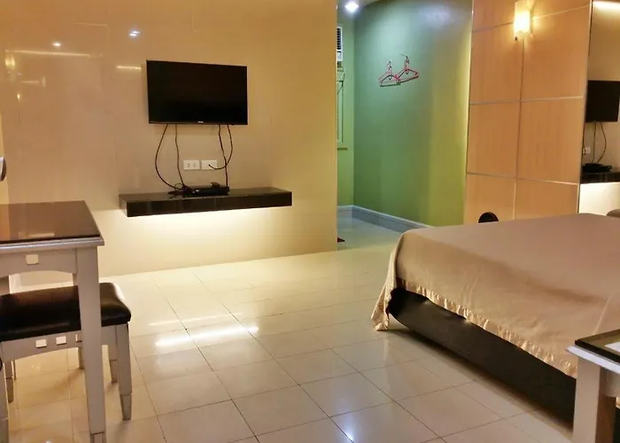 Hotel Jardin De Rosal Manila